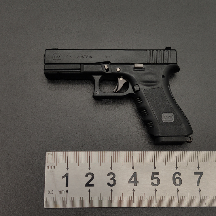 High  Mini Metal Desert Eagle Glock G17 Keychain Free Assembly Anti-stress Fidget Toys